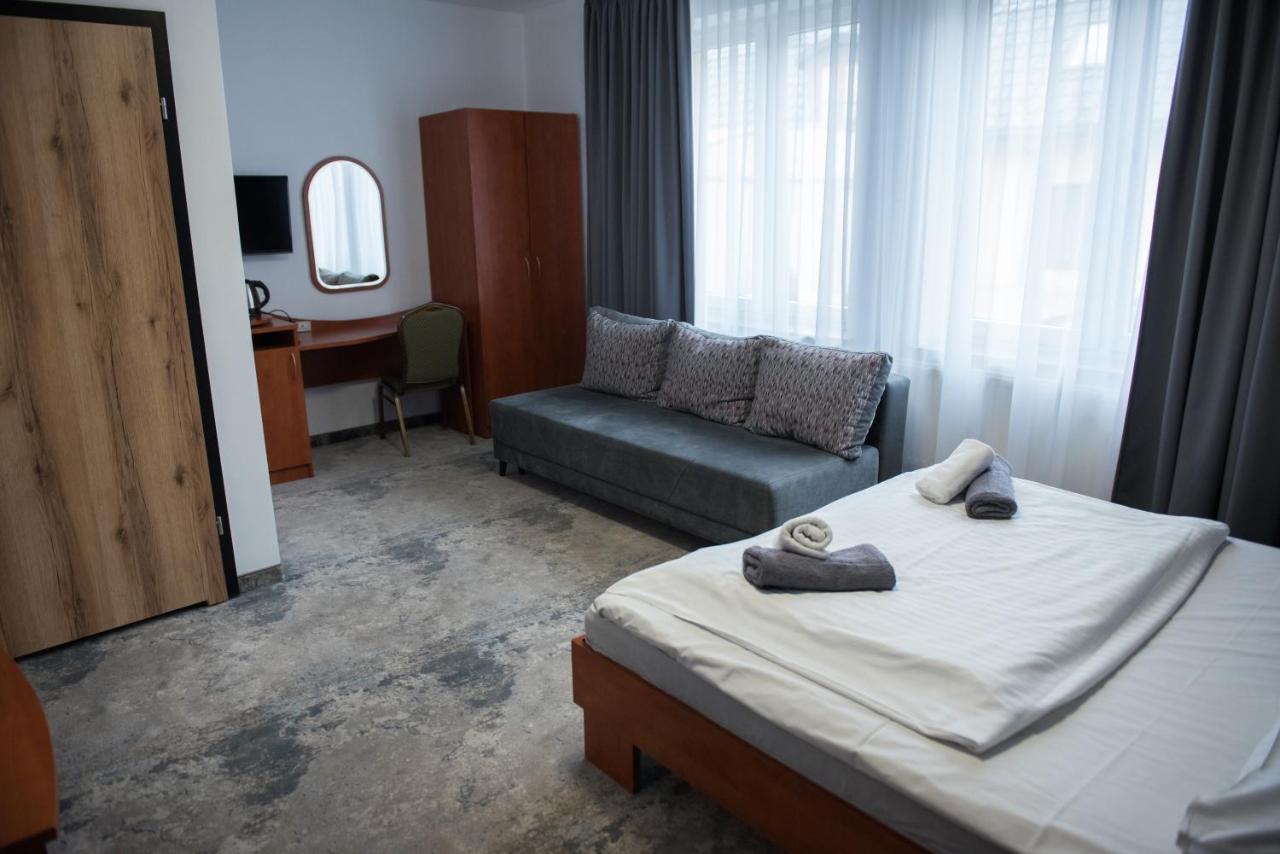 Hotel Paradiso Suchedniow Ngoại thất bức ảnh