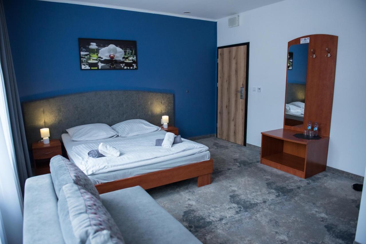 Hotel Paradiso Suchedniow Ngoại thất bức ảnh