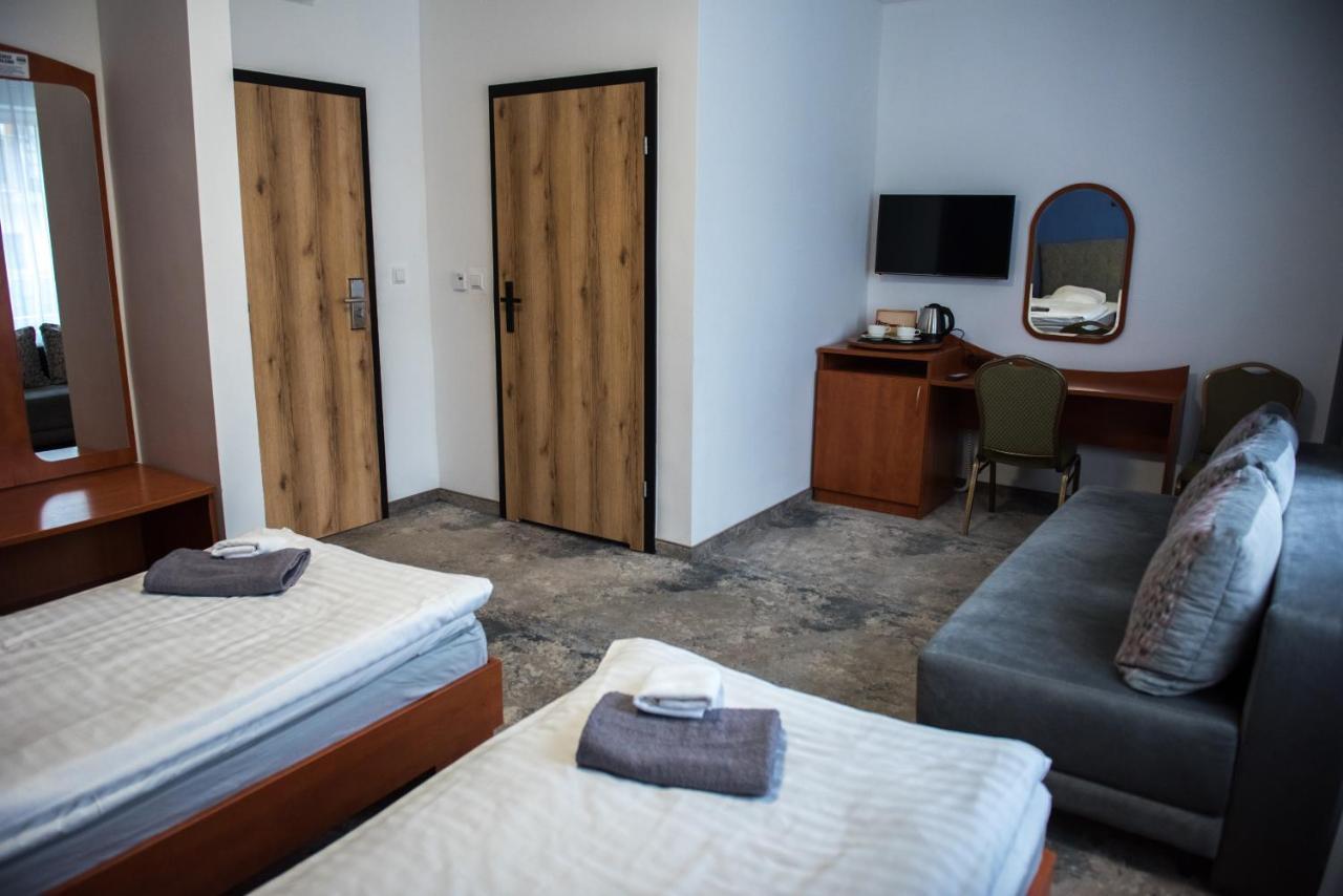 Hotel Paradiso Suchedniow Ngoại thất bức ảnh