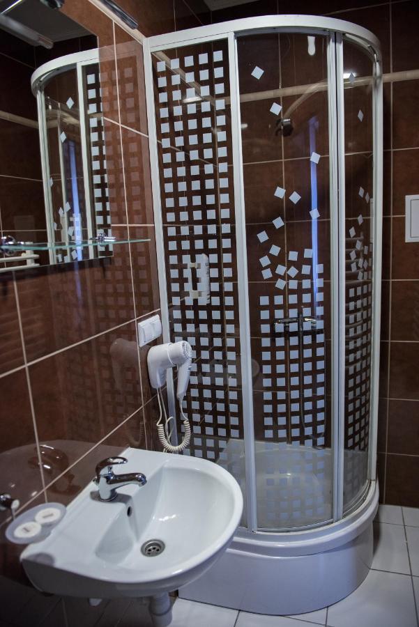 Hotel Paradiso Suchedniow Ngoại thất bức ảnh