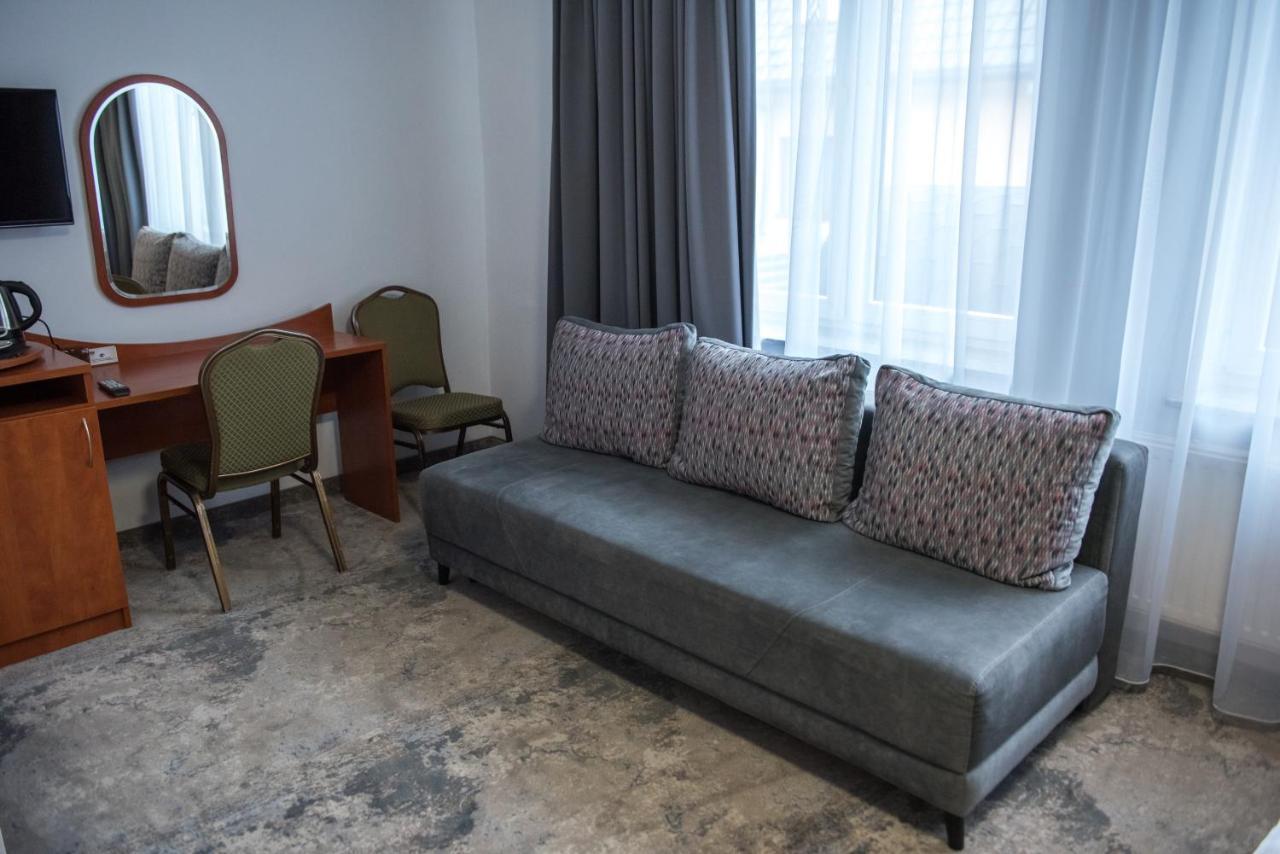 Hotel Paradiso Suchedniow Ngoại thất bức ảnh
