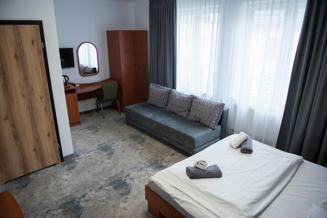 Hotel Paradiso Suchedniow Ngoại thất bức ảnh