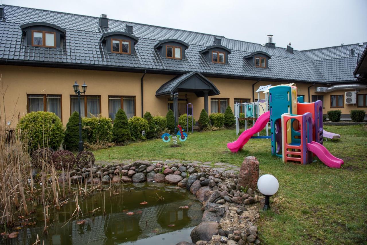 Hotel Paradiso Suchedniow Ngoại thất bức ảnh