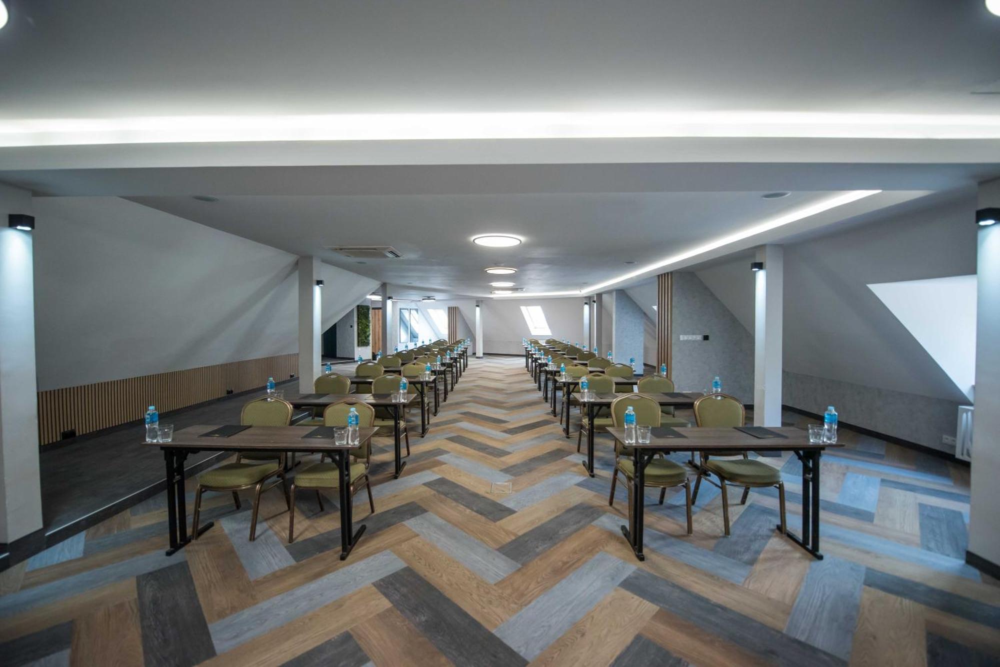 Hotel Paradiso Suchedniow Ngoại thất bức ảnh