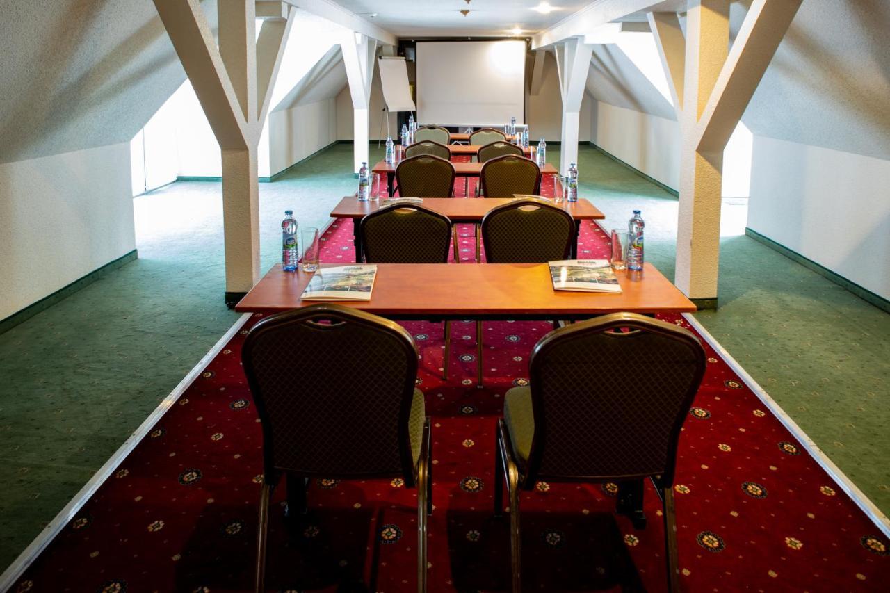 Hotel Paradiso Suchedniow Ngoại thất bức ảnh