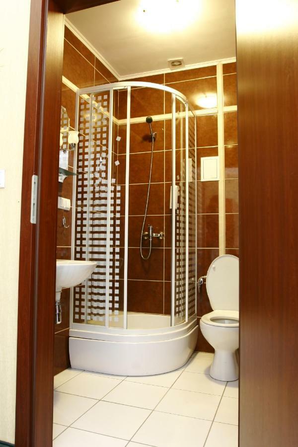 Hotel Paradiso Suchedniow Ngoại thất bức ảnh