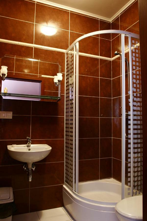 Hotel Paradiso Suchedniow Ngoại thất bức ảnh