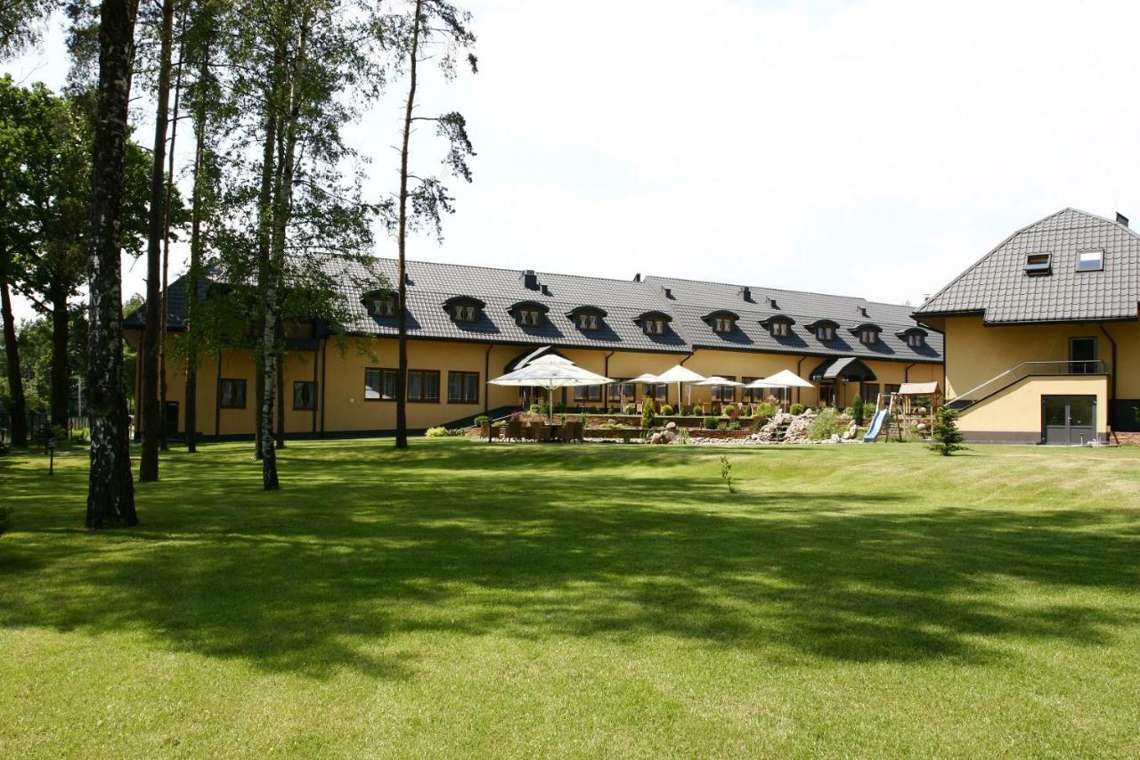 Hotel Paradiso Suchedniow Ngoại thất bức ảnh
